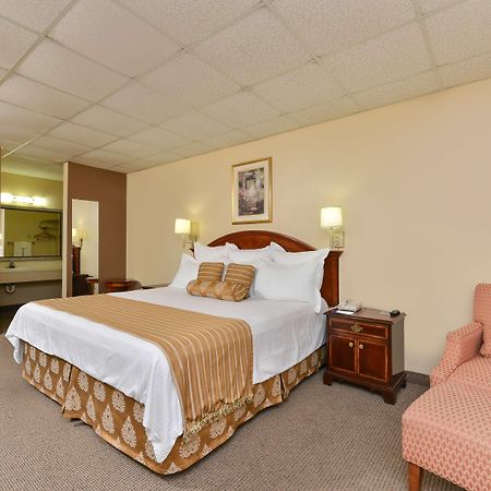 Americas Best Value Inn And Suites Victoria Exterior photo