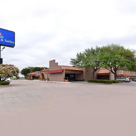 Americas Best Value Inn And Suites Victoria Exterior photo