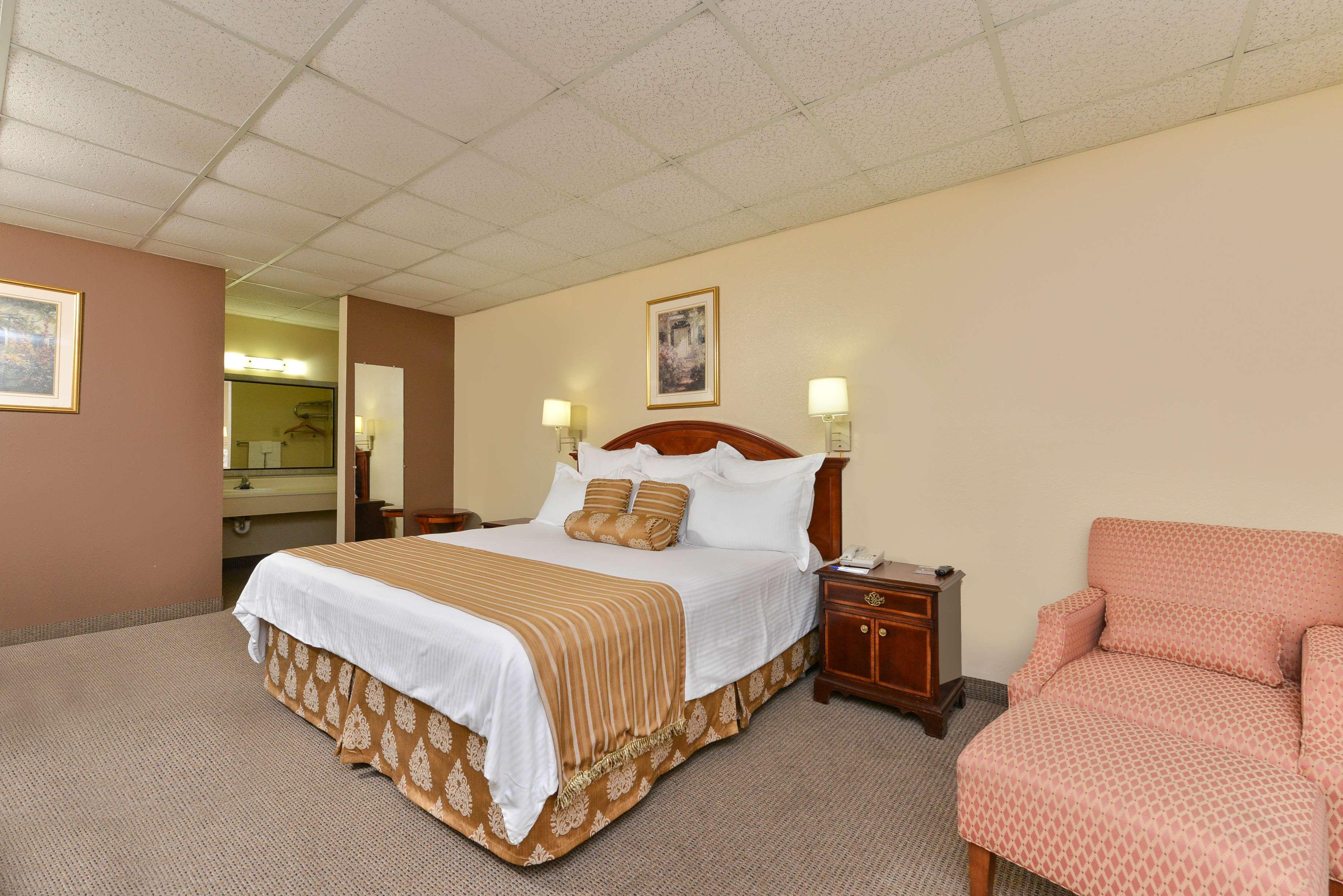 Americas Best Value Inn And Suites Victoria Exterior photo