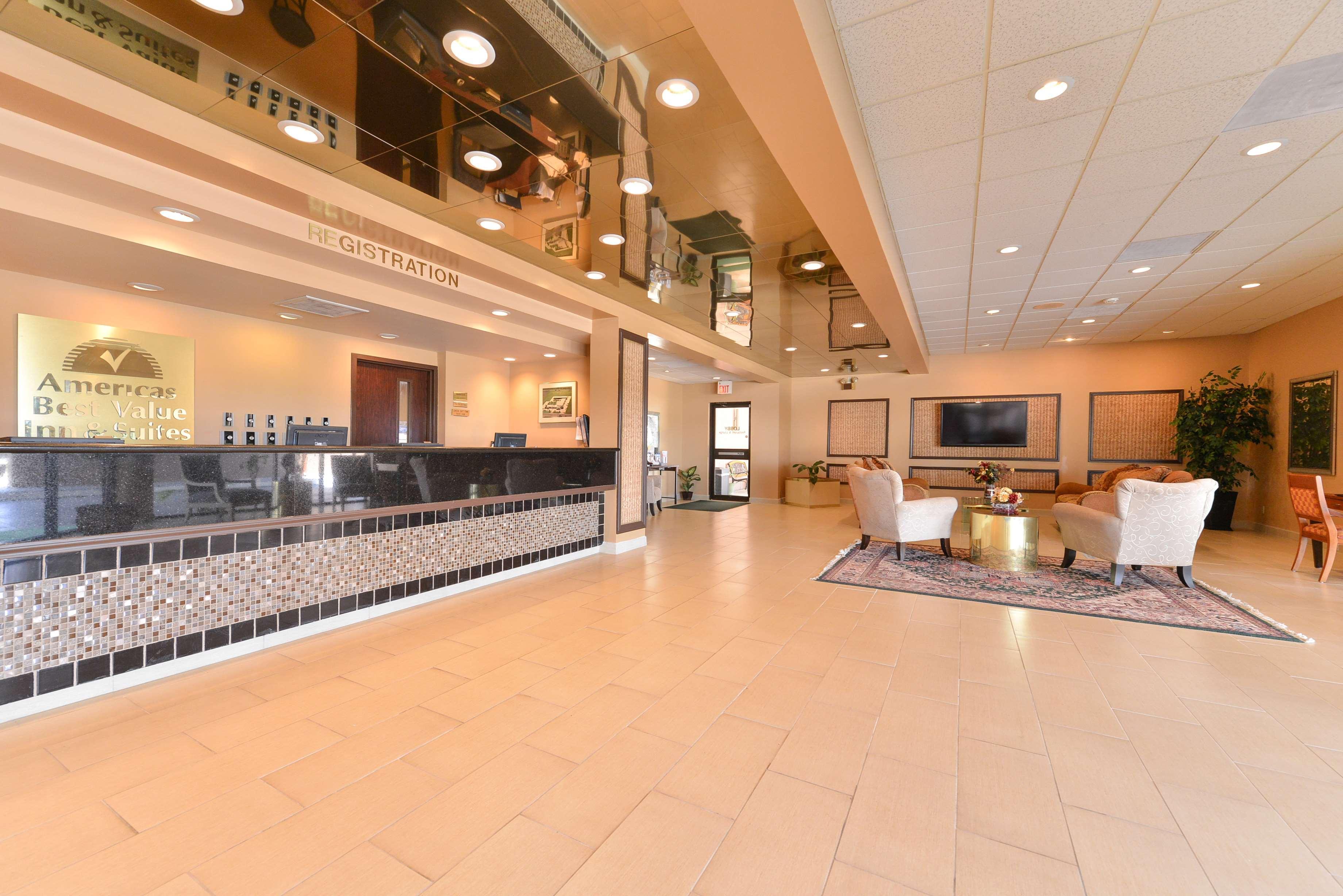 Americas Best Value Inn And Suites Victoria Exterior photo