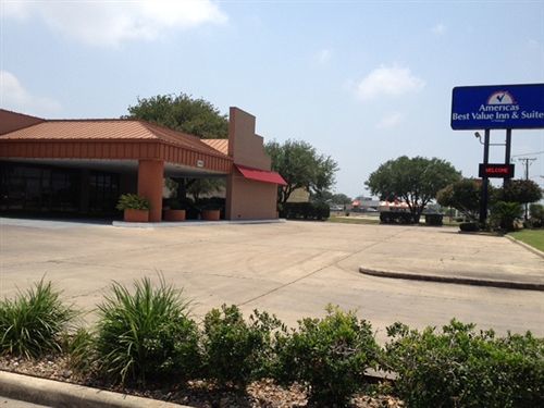 Americas Best Value Inn And Suites Victoria Exterior photo